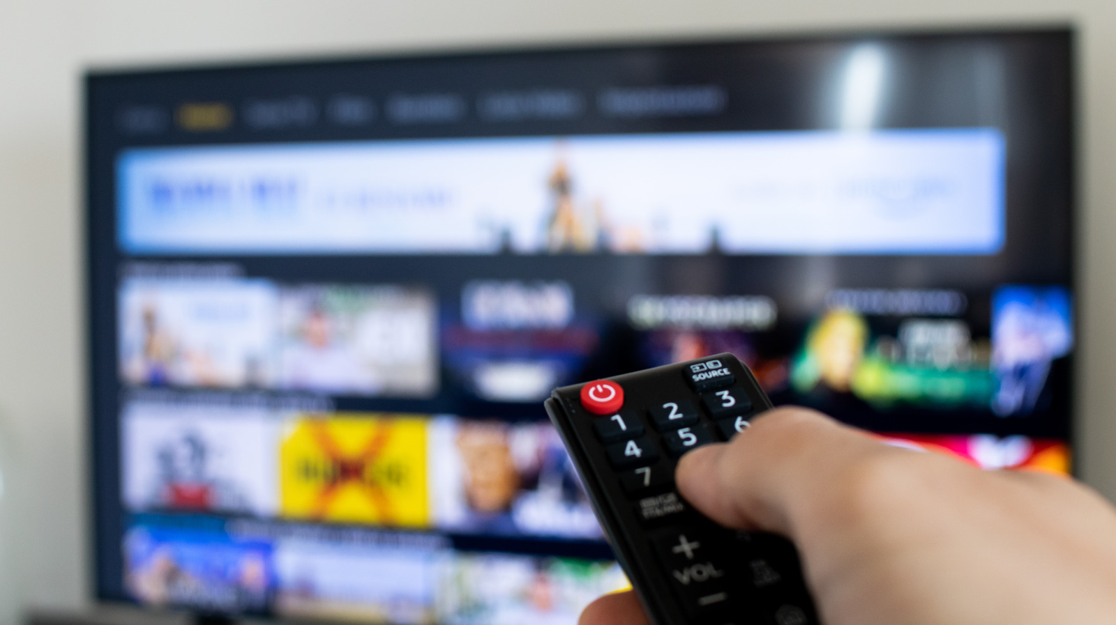 5 Reasons Smart TVs Aren’t All They’re Cracked Up To Be