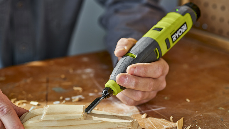 USB Lithium Power Carver carving a piece of wood