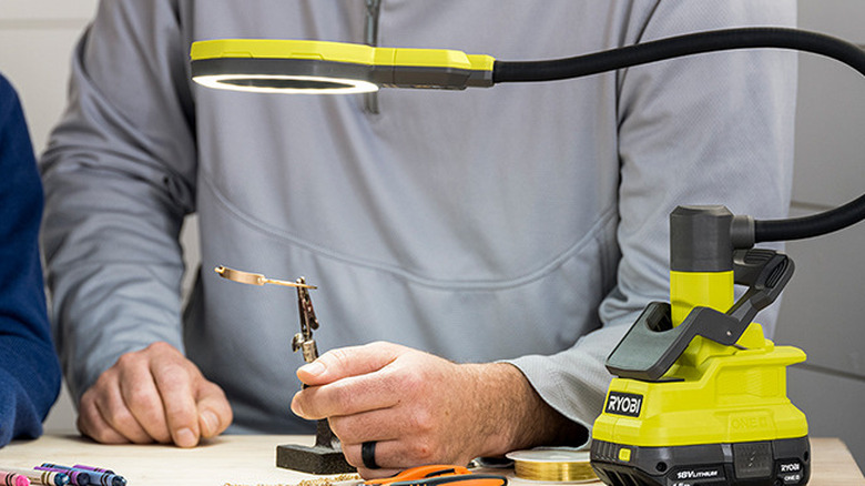 Ryobi magnifying clamp light