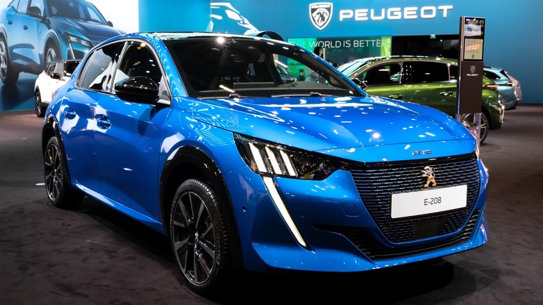 Peugeot E208