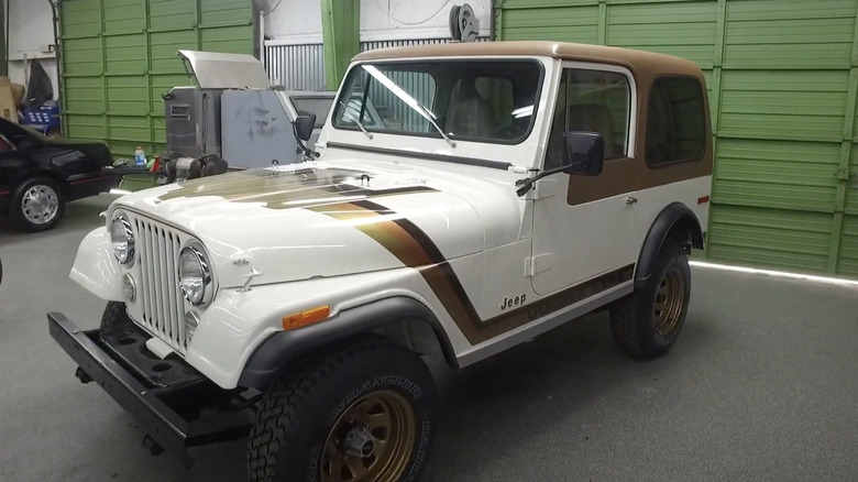 Jeep CJ7 Golden Hawk