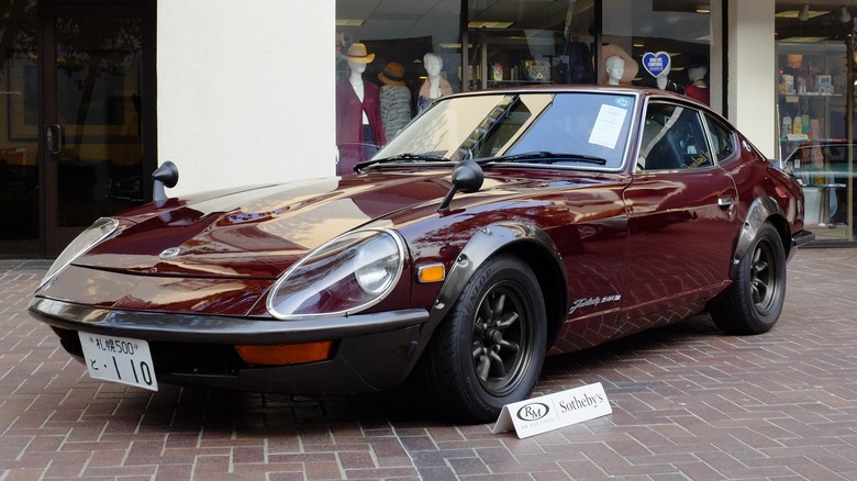 maroon NIssan Fairlady Z