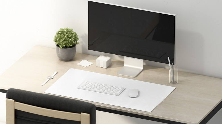 desk with white desk mat