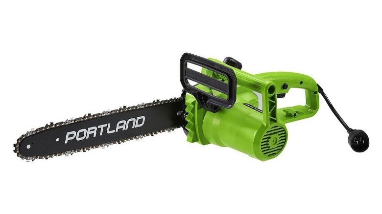 Portland 9 Amp electric chainsaw