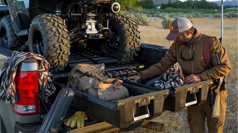 Truck bed with storage system