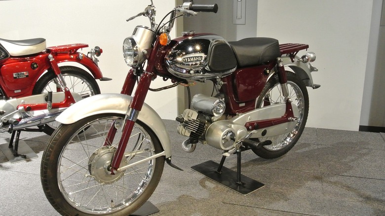 A 1963 Yamaha YG1 bike's side view