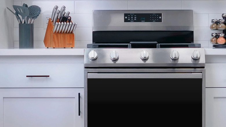 Hisense cooking range installed in a kitchen