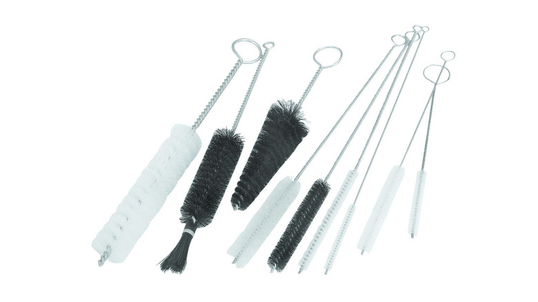 a small set of nylon brushes