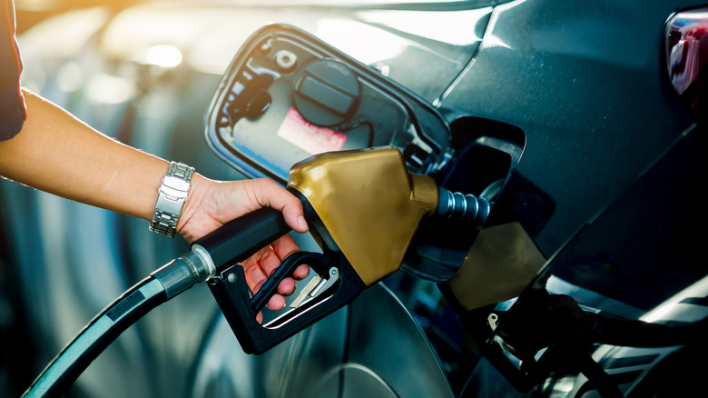 Refueling a car