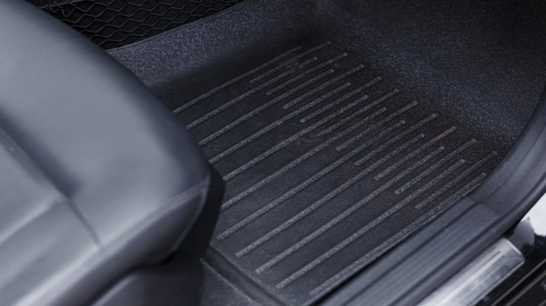 rubber floor mats in car