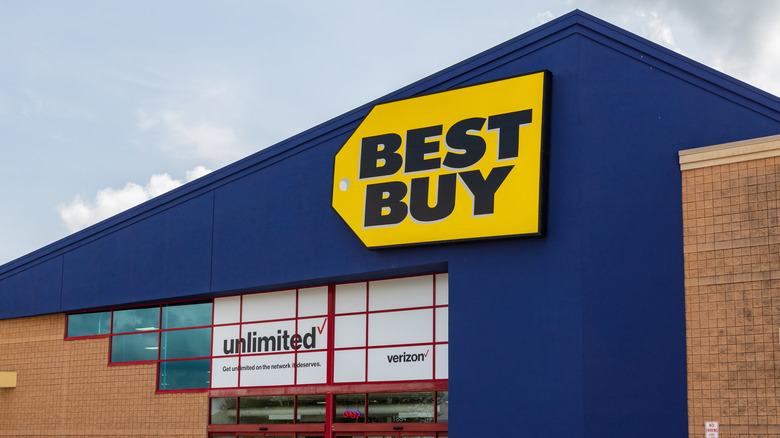 Best Buy store front