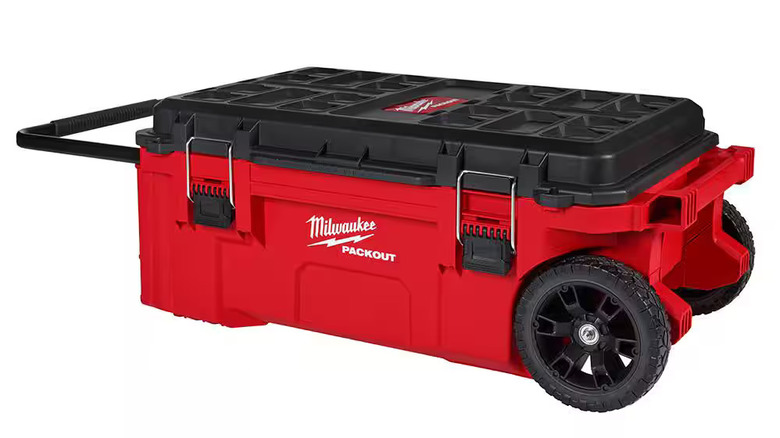 Milwaukee Packout rolling tool box