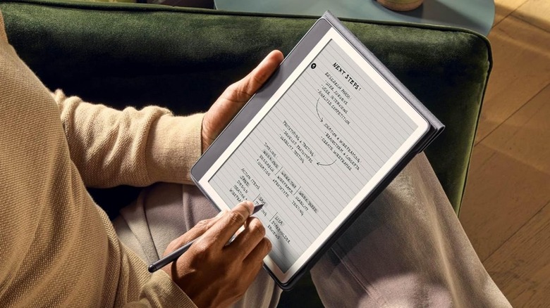 Person using Kindle Scribe