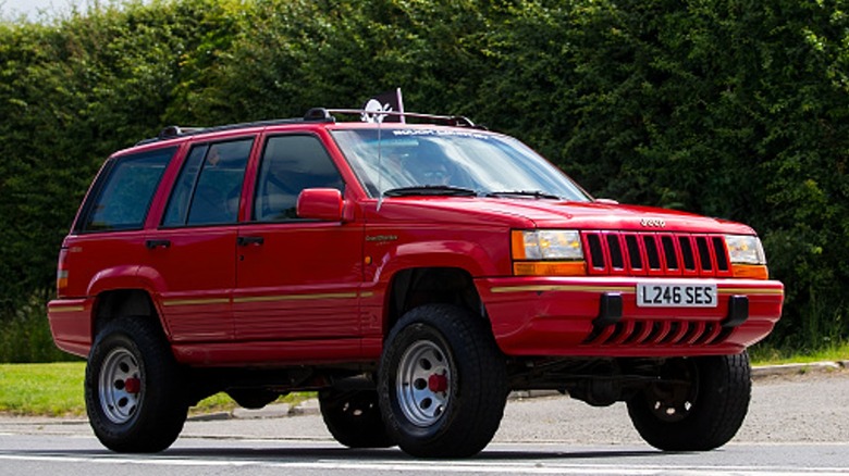 red Jeep Cherokee