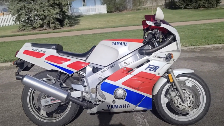 A  1989 Yamaha FZR 600 on display