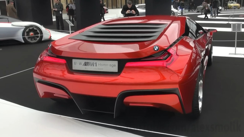 Back of BMW M1 Hommage