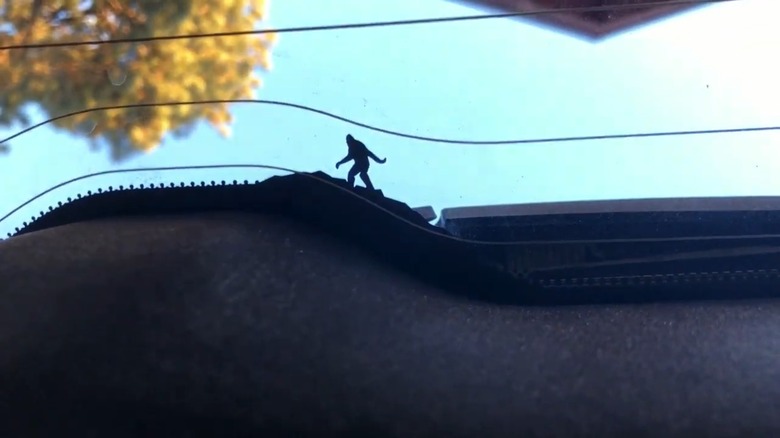 Sasquatch image on 2018 Jeep Renegade windshield