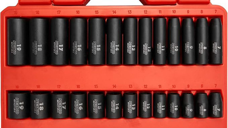 Neiko metric impact socket set in red plastic case