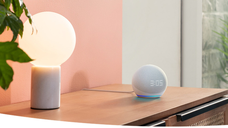 Echo Dot showing time next to a light bulb