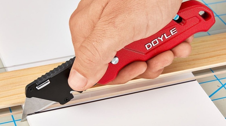 Cutting foam with utility knife