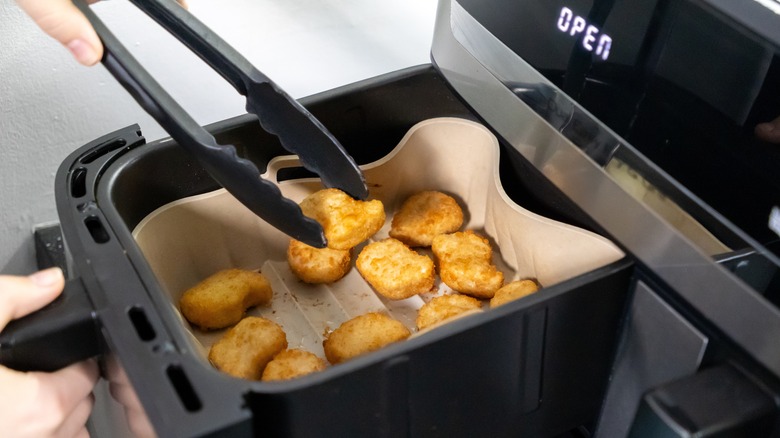 chicken nuggets in an air fryer