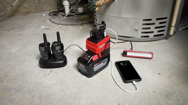 Milwaukee inverter charging multiple devices