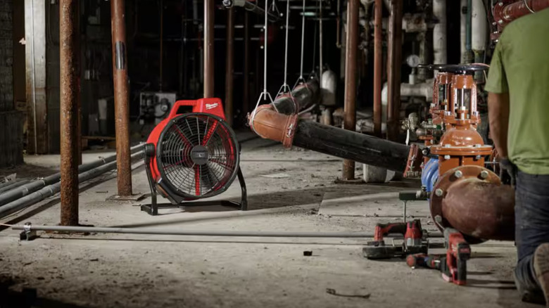 Jobsite fan sitting on the ground