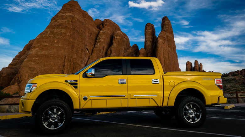 Ford F-150 Tonka side profile