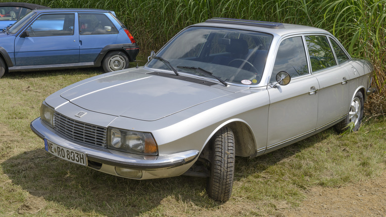 NSU Ro 80 on grass