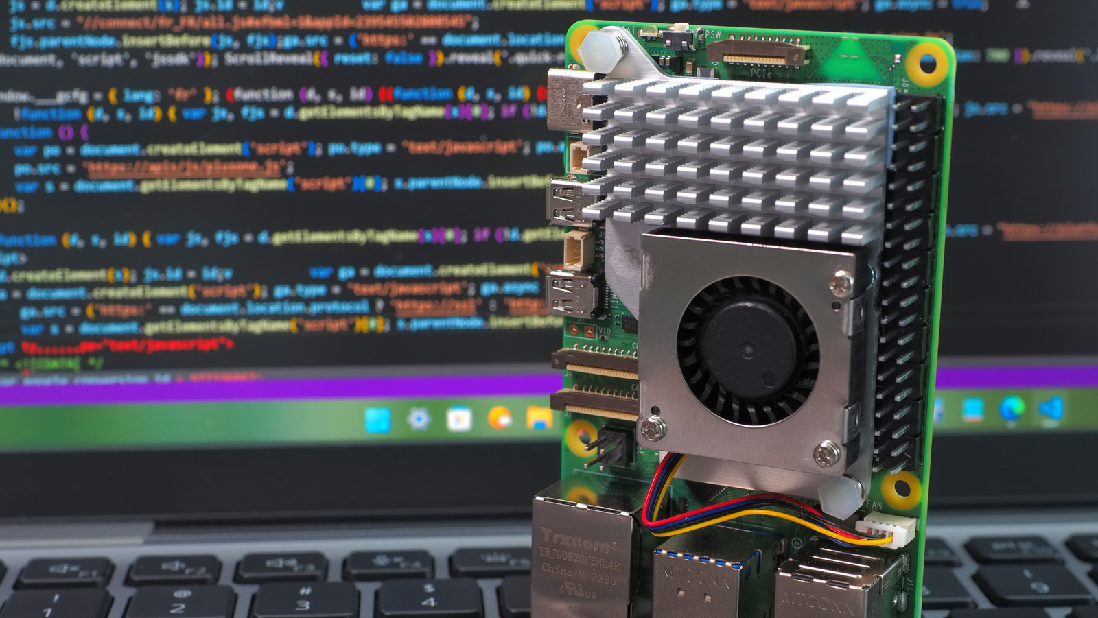 6 Of The Best Code Editors For Raspberry Pi Programming