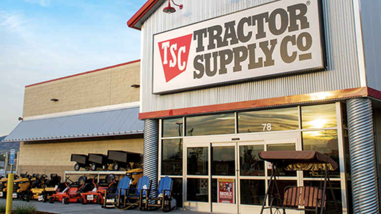 Tractor Supply outlet