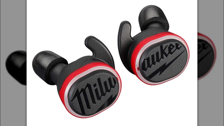 Milwaukee REDLITHIUM earbuds