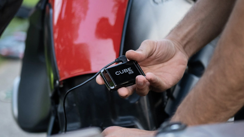 Cube GPS Tracker