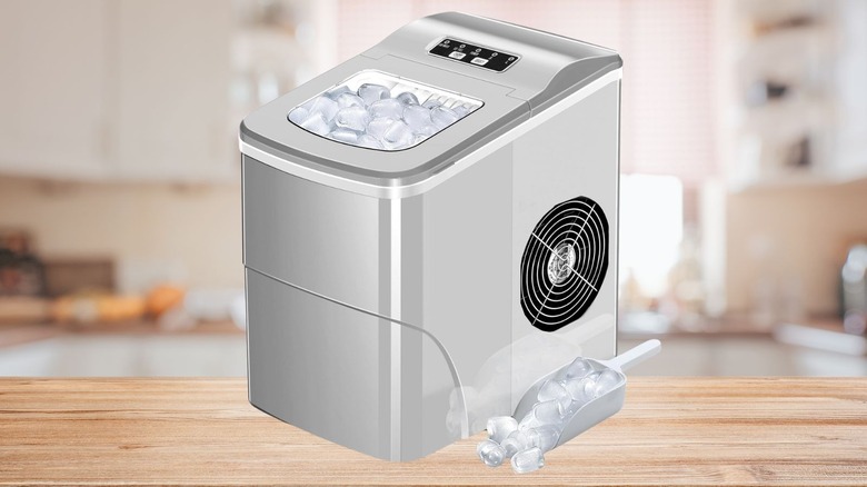 Aglucky portable ice maker with scoop and bullet ice