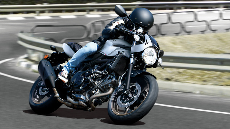 Suzuki SV650X turning on track