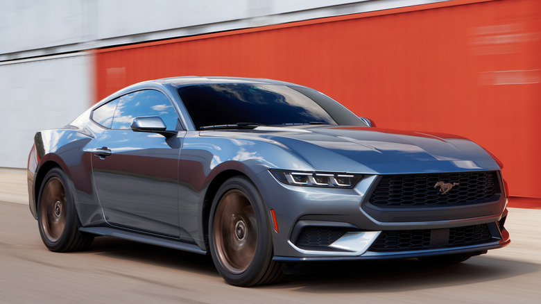 Front 3/4 view of Ford Mustang EcoBoost Fastback