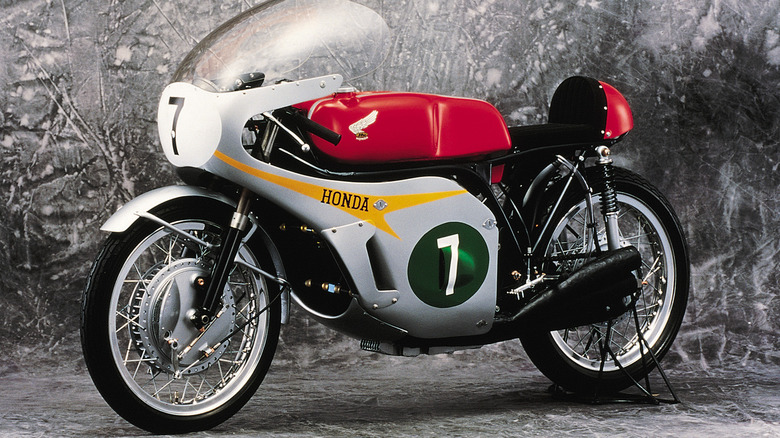 1966 Honda RC166 250