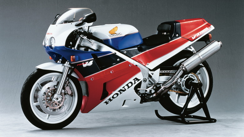 Honda VRF750R RC30