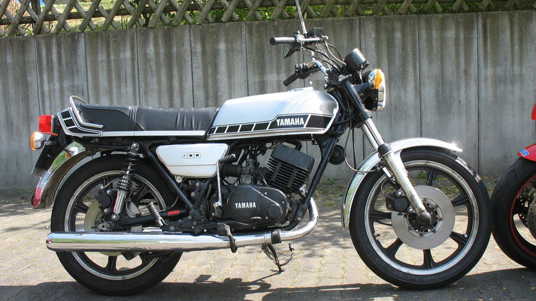 Yamaha RD400 parked driveway