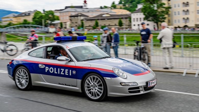 Porsche 911 Carrera police car