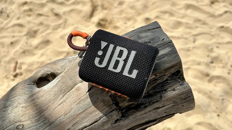 JBL Go 3 on wood against sand