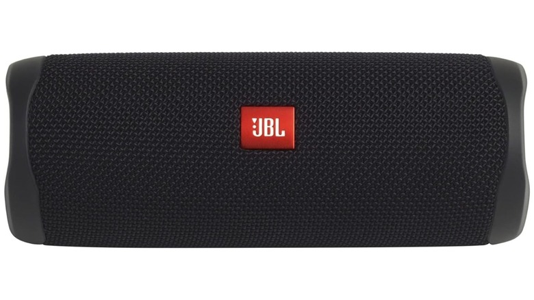 JBL FLIP 5 against white background