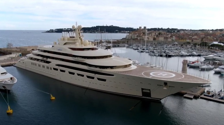 Dilbar yacht