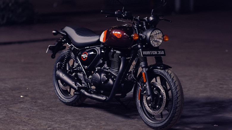 A product shot of a Royal Enfield Hunter 350 cruiser