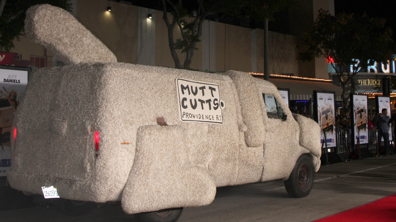 Mutt Cutts Van