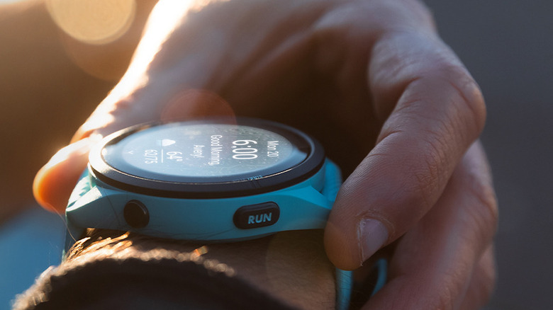 garmin forerunner 265 closeup