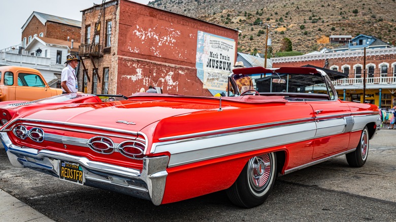 1961 Oldsmobile Starfire