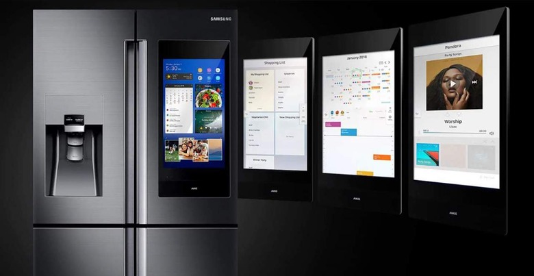 Smart fridge display screens 