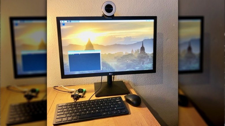 Raspberry Pi video conferencing station