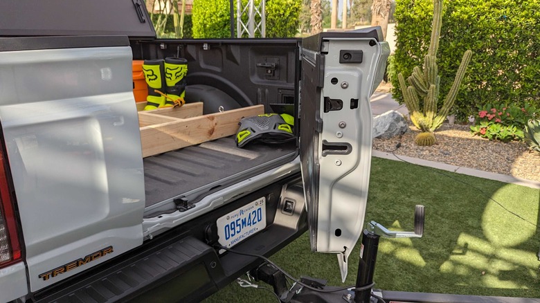 Ford F-150 pro access tailgate